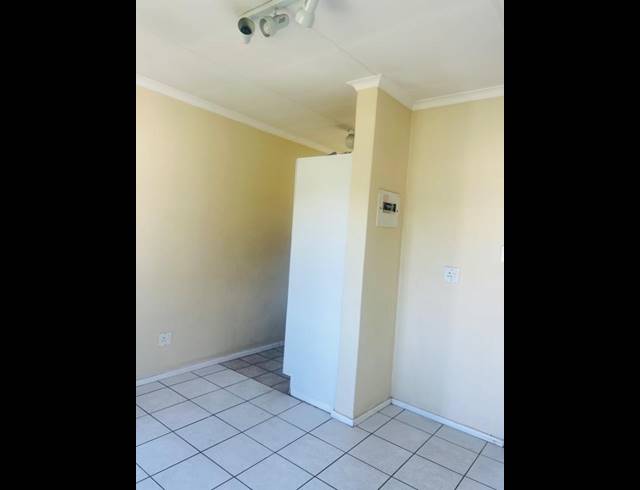 2 BEDROOM APARTMENT FOR SALE IN SHARONLEA